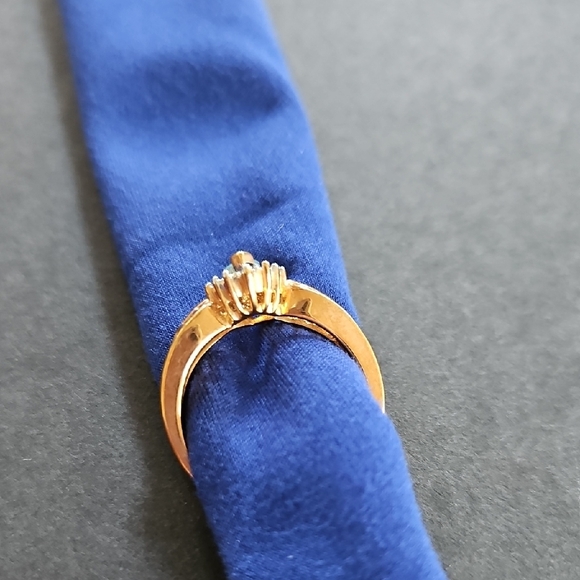 Blue Topaz Ring. Size 10 - Picture 3 of 6